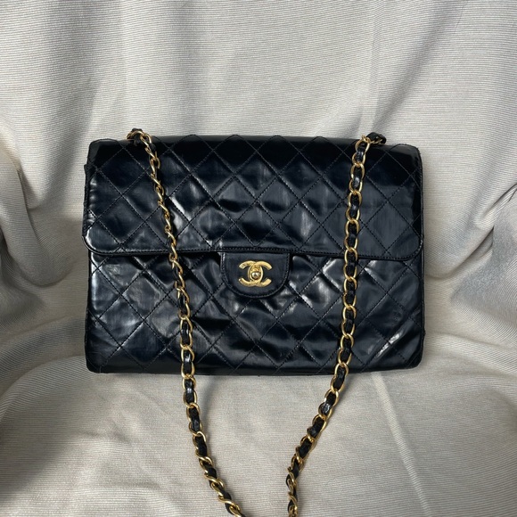CHANEL Vintage Black Calfskin Single Flap Bag GHW - Picture 1 of 16